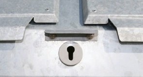 Schloss für Deckel vorbereitet für Halbzylinder 10/30*